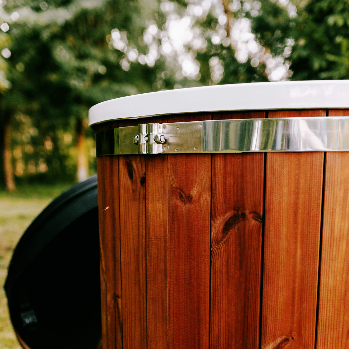 Polaris Premium 1-Person Fully-Assembled ThermoWood Cold Plunge Tub
